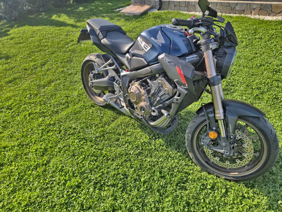 Vand Honda CB650R, stare foarte bună