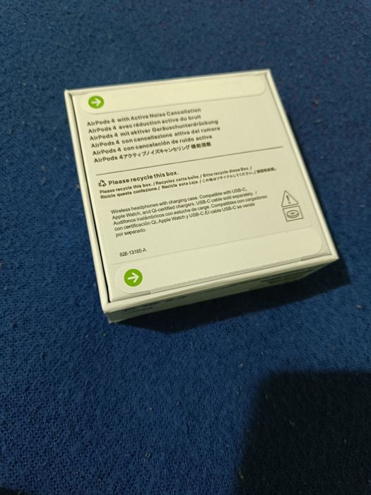 Airpods 4 with active noise cancellation