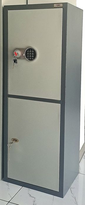 Сейф с элекронно кодовым замком