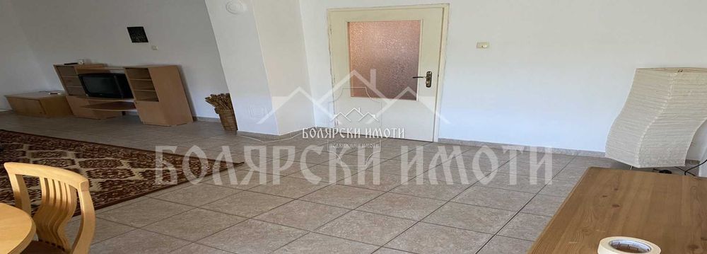 Дава се под наем Тристаен апартамент в Велико Търново, Център - 110 кв.м за 385 € - Снимка #13