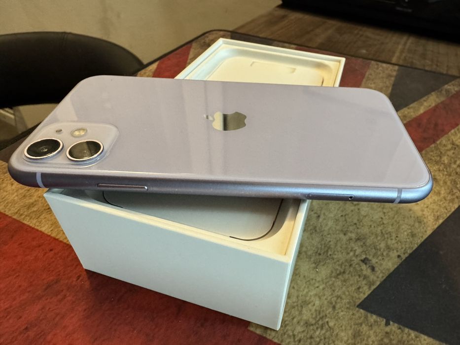 iPhone 11 128 GB лилав в отлично състояние