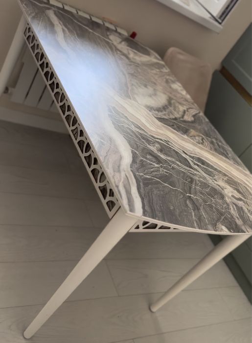 Срочно связи с переездом стол