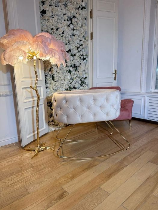 Pentru bebelusi în 0 și 4 ani paturi tip balansoar sau fixe