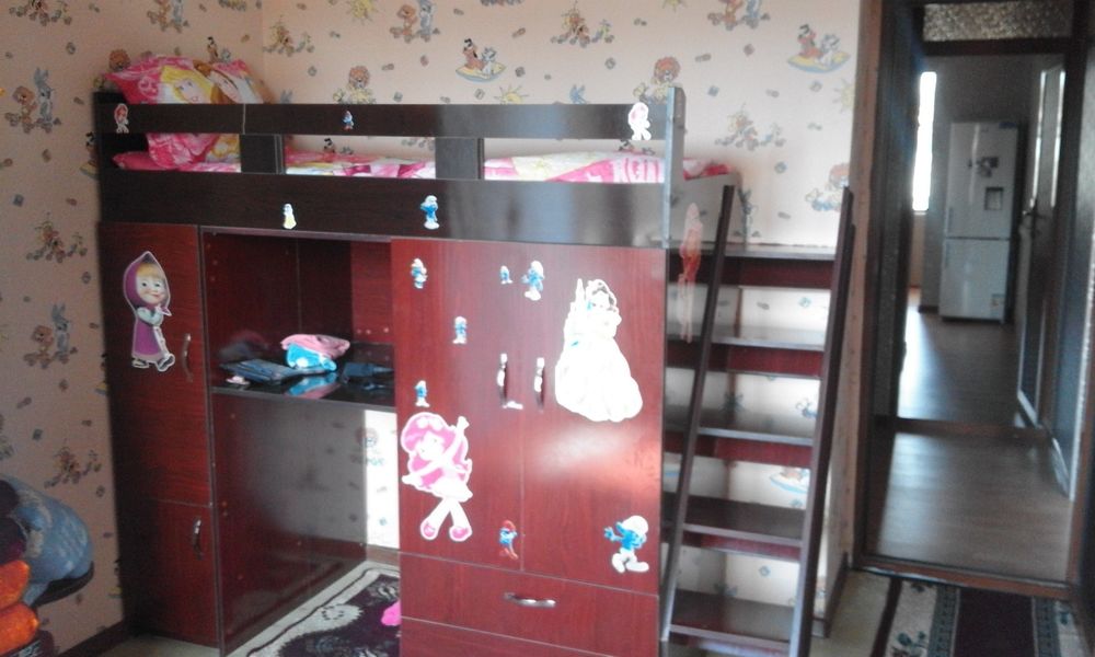 Куп каватли уй сотилади