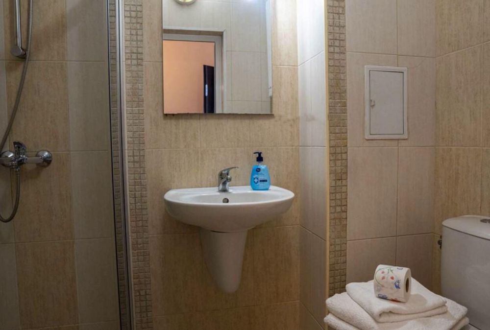 Дава се под наем Едностаен апартамент в Бургас, Лазур - 27 кв.м за 280.5 € - Снимка #5