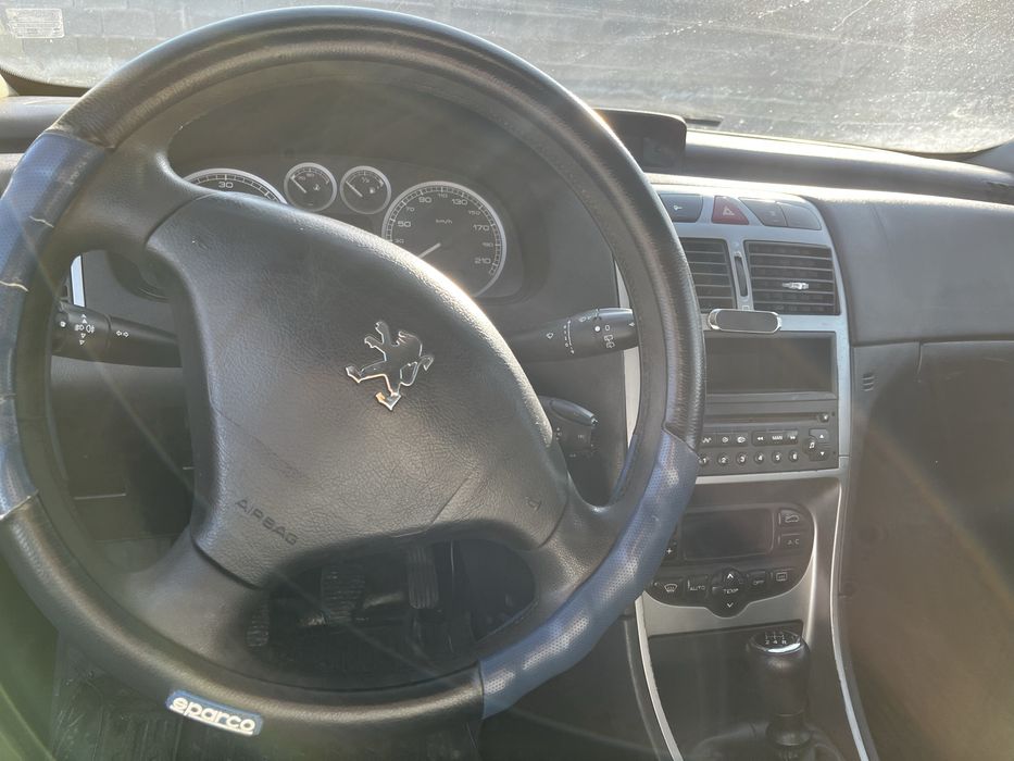 Продавам  Peugeot307  на  части