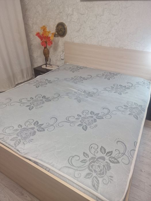 Продам матрас 160/200
