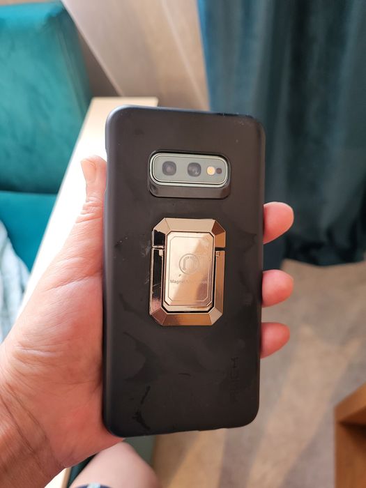 Продам Samsung s10 e продам