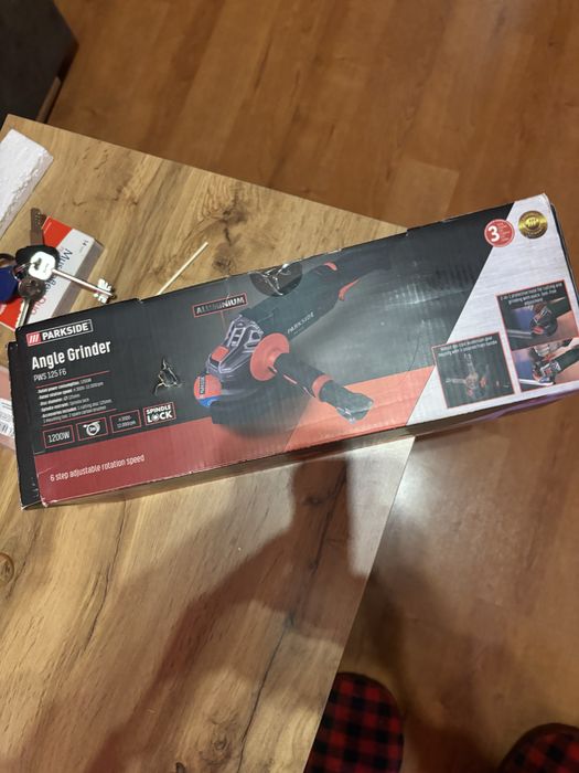 Ъглошлаиф чисто нов