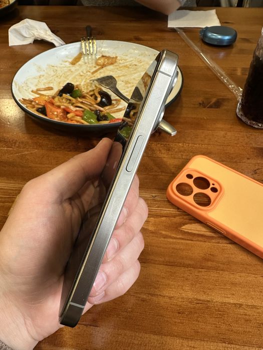 Продам или обмен Iphone 15 pro 256