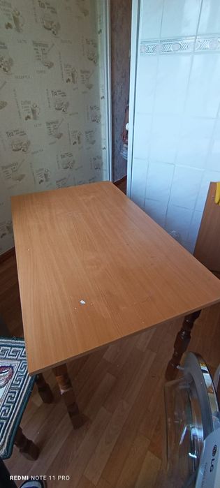 Продам кухонный стол
