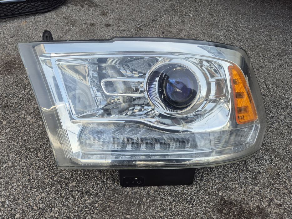 Ляв фар Dodge Ram фарове Додж Рам