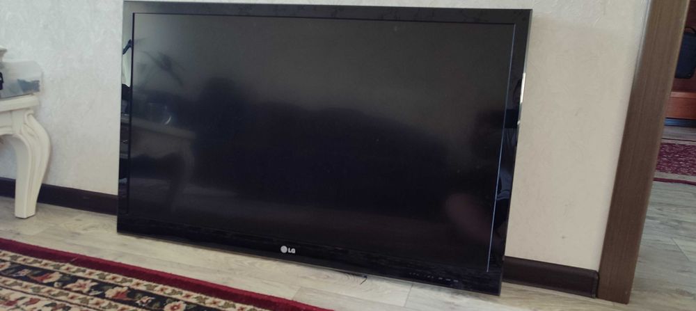 Телевизор LG диагональ 140см