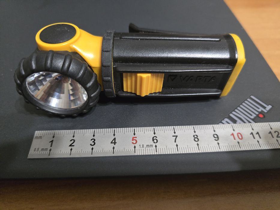 Фонарик VARTA с аккумуляторами