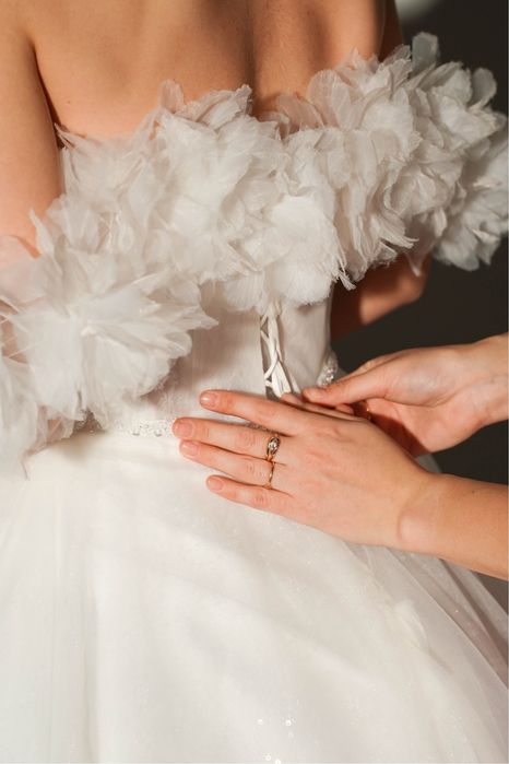 Белое свадебное платье