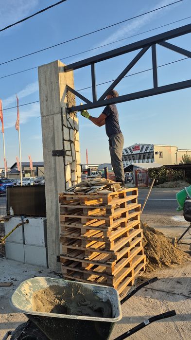 Vand si montez piatra naturala