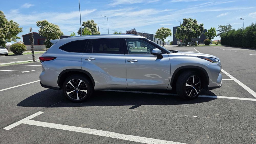 TOYOTA Highlander 2022 — imagine 4