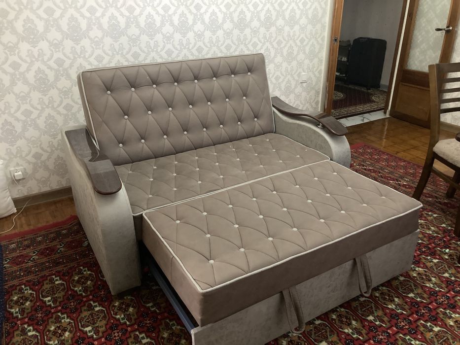 Продается диван раскладной б/у