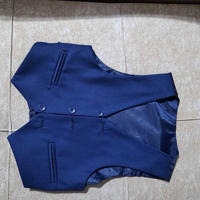 Продам школьный костюм