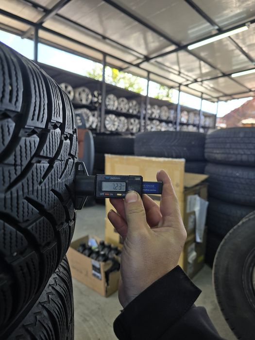 4 Броя 235/55/19 Nokian 2x7,2mm 2x6,8mm