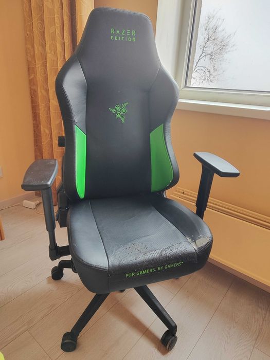 Компьютерное кресло RAZER
