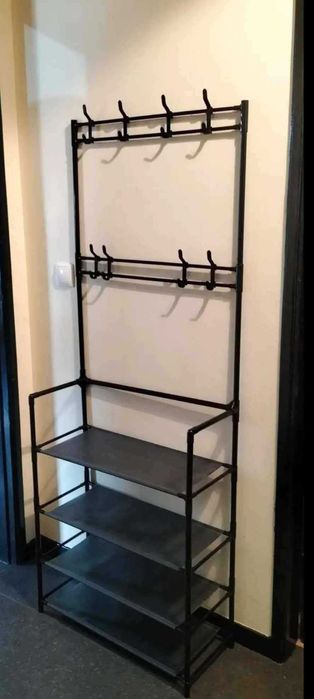 Многофункционална стойка за обувки и закачалка за дрехи.