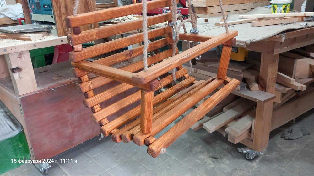 Дървена детска люлка