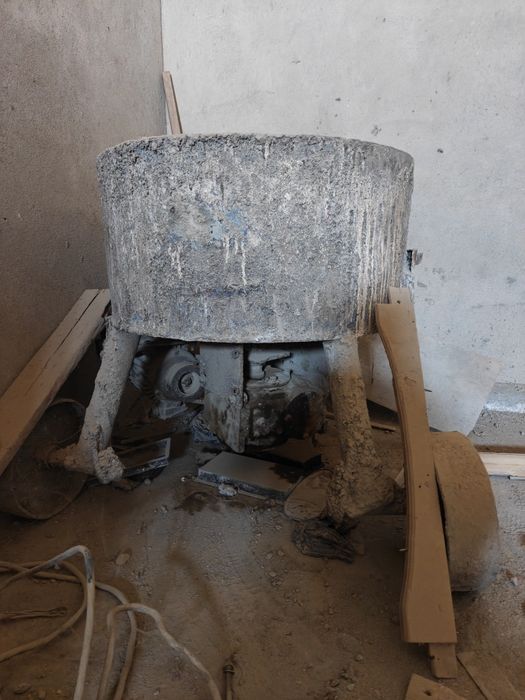 Бетоно мешалкалар сотилади.