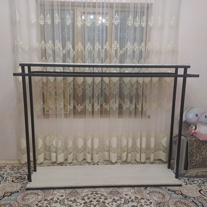 Loft veshilka kiyim magazin uchun