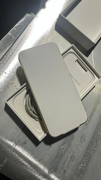 De vânzare iPhone 14