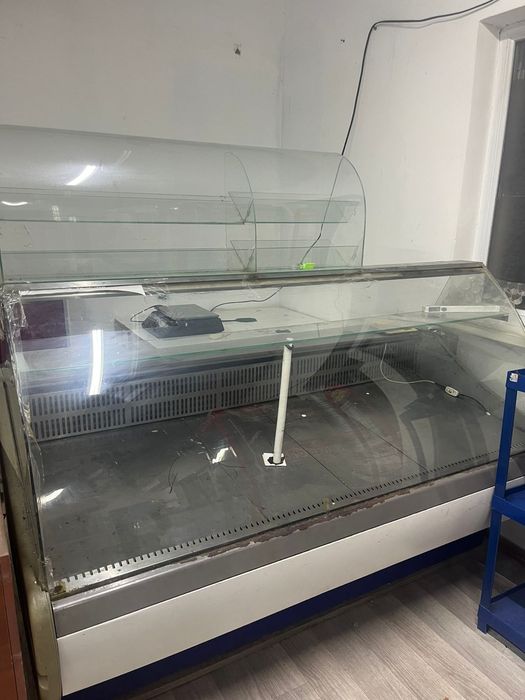 Витринный холодильник