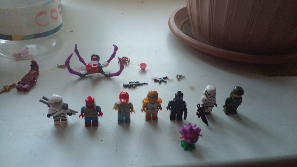 Продам лего много