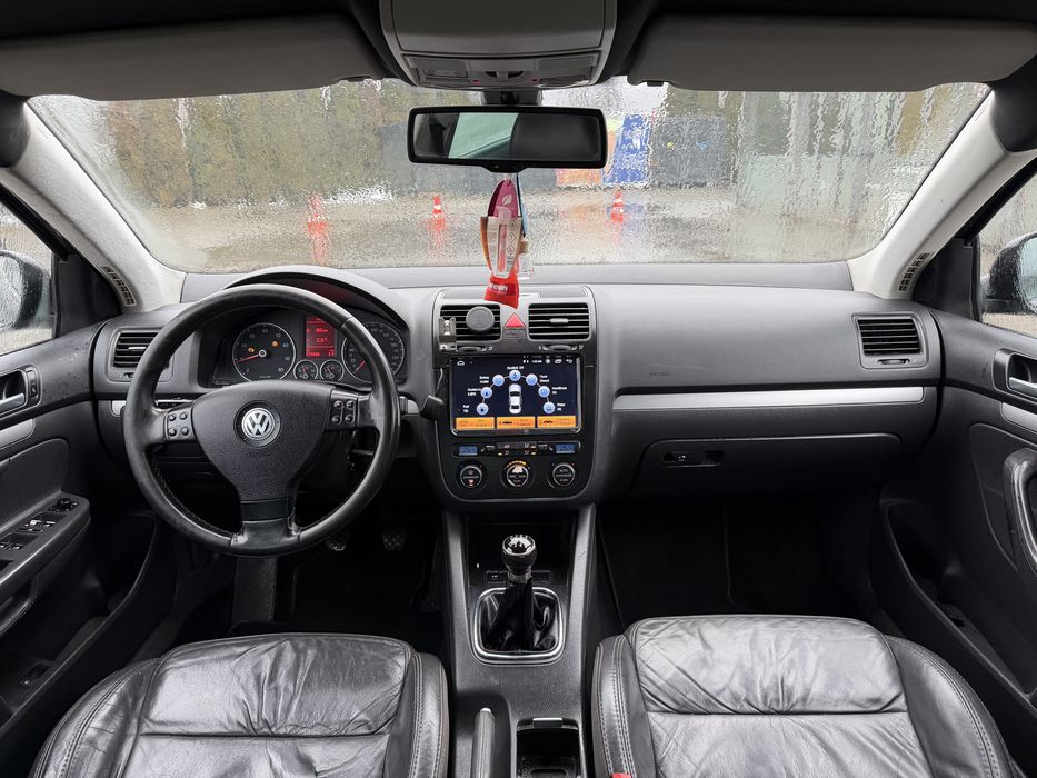 Volkswagen Jetta 2.0 FSI 150cp 2008 Trapa Interior Piele Navigatie ful