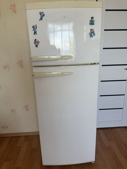 Продаем холодильник