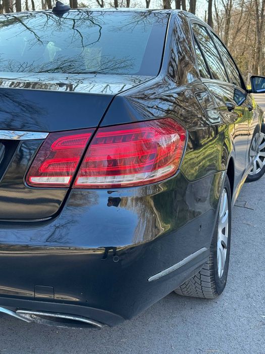 Mercedes-Benz E 220 2.1, CDI Октомври 2015, Седан