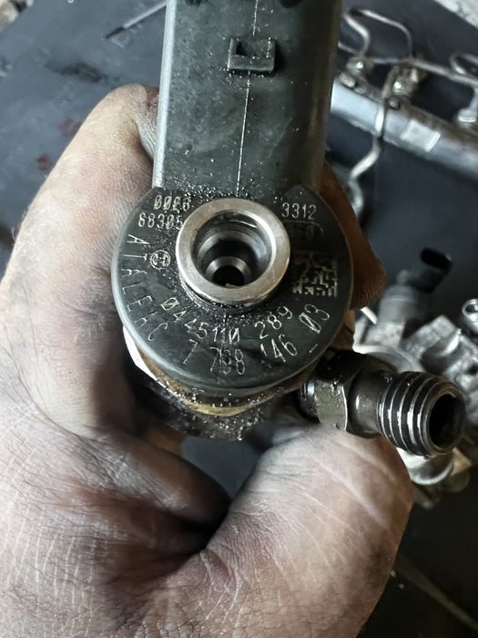 Injector injectoare pompa rampa bmw n47 cod  0445110 289 an 2010 /2018