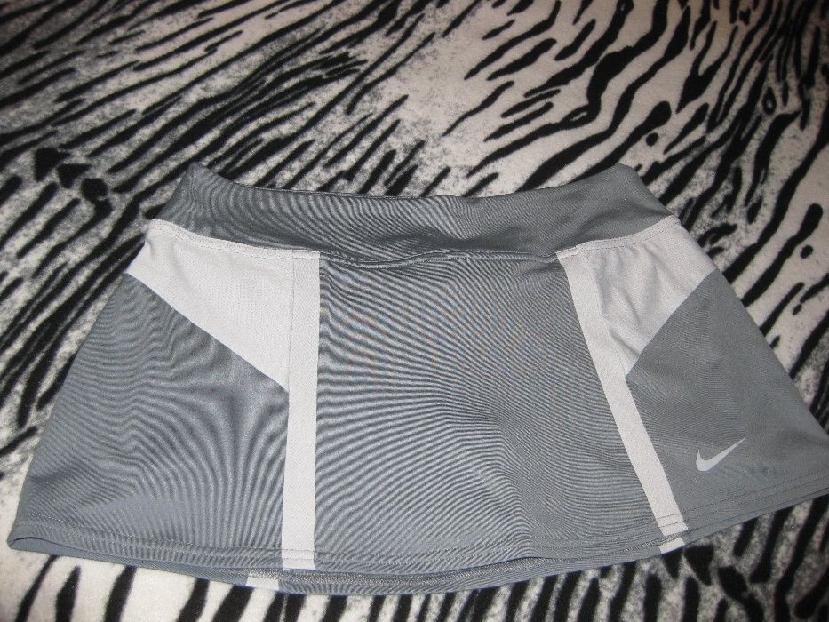 NAIKI- Нова Пола за Тенис