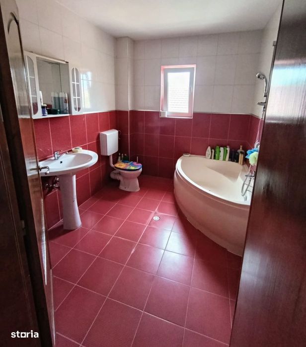 Casa 7 Camere 3 bai zona Fratelia Musicescu 430.000 euro