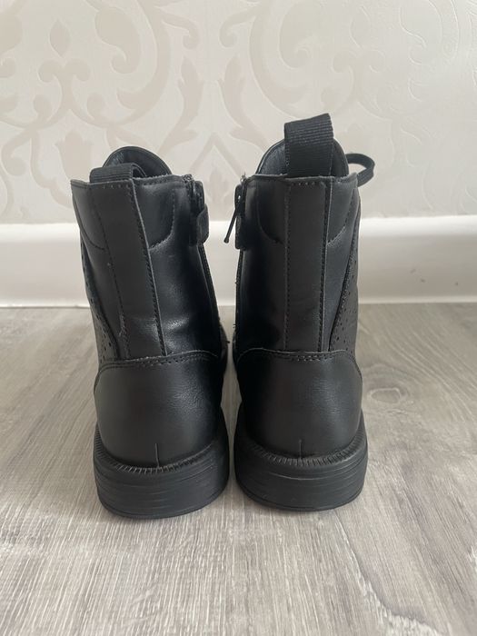 Демисезонные сапоги для девочки