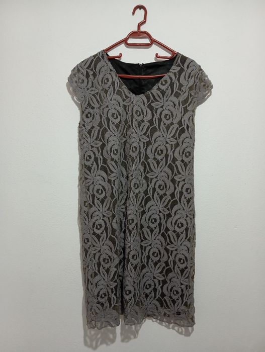 Rochie gri cu broderie