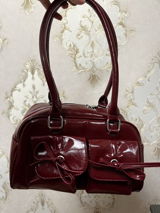 Сумочка багет красная