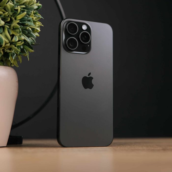 Продам Iphone 15 Pro Max 256gb