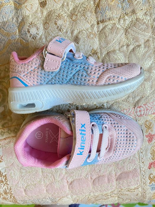 Кроссовки 21 и 23 размер