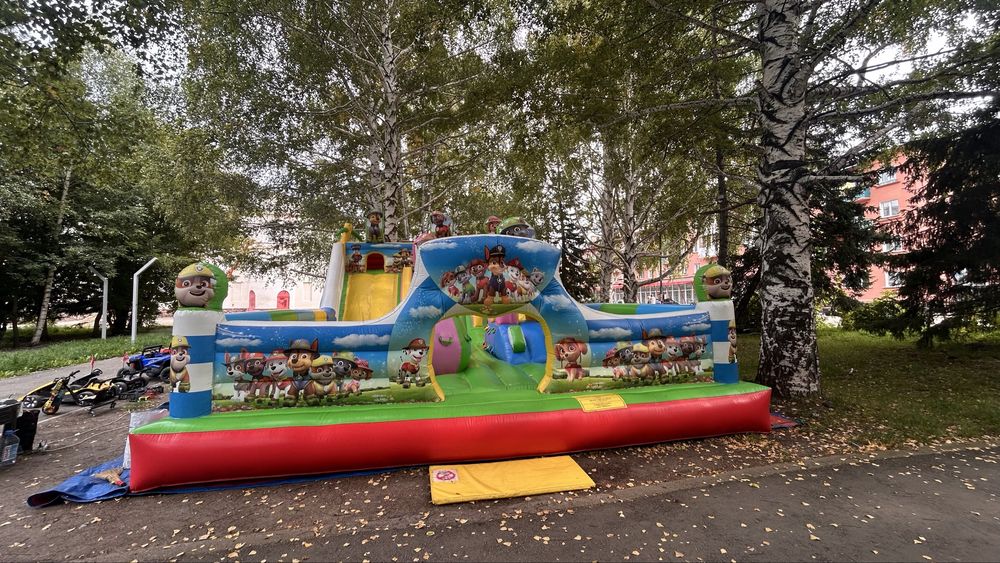 Продам батут и 5 детских машинок