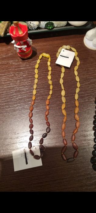 Лечебные янтарные бусы.