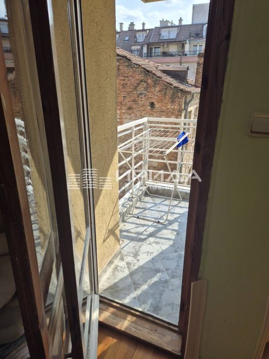 Просторен тристаен апартамент в идеален център