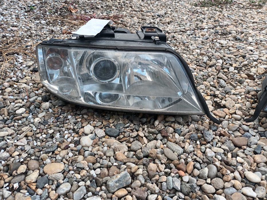 ляв и десен фар за ауди а6 ц5  ксенон AUDI A6 C5 xsenon