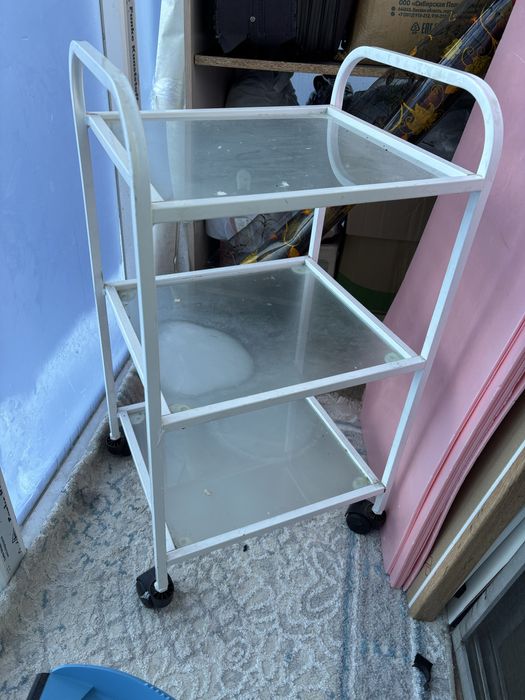 Манипуляционный столик