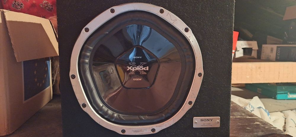 Vând subwoofer Sony Xplod