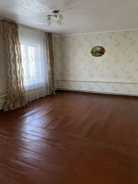 ПРОДАЮТСЯ 2 ДОМА В ОДНОМ ДВОРЕ (на две семьи) в центре Чирчика